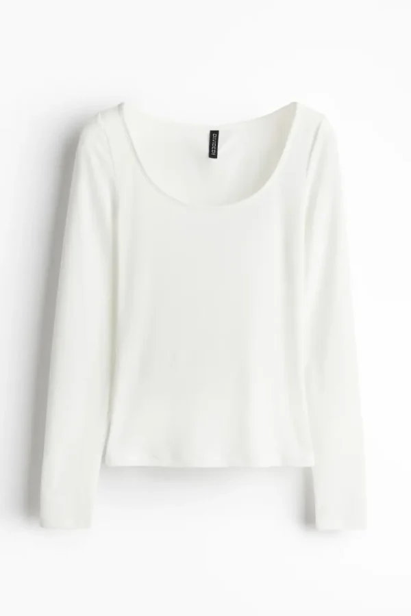 Scoop-neck top